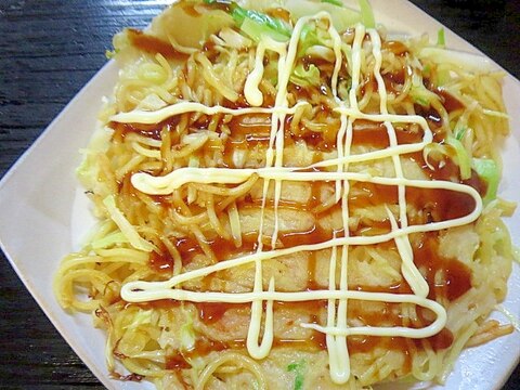 焼きそば入りお好み焼き